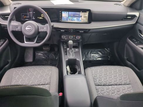 Used 2025 Nissan Kicks SV image 27