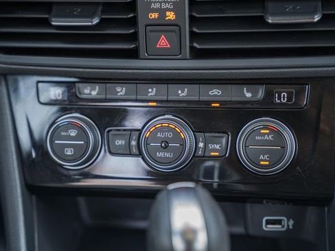 Used 2019 Volkswagen Jetta R-Line w/ R-Line Cold Weather Package FWD image 22