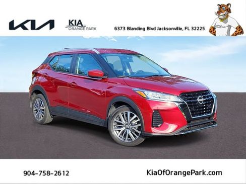 Used 2023 Nissan Kicks SV FWD image 1