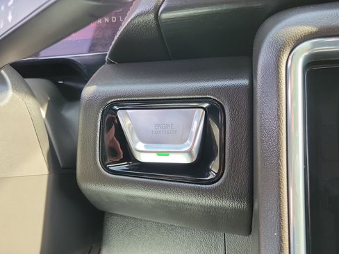 Used 2025 GMC Yukon Denali AWD/4WD image 28