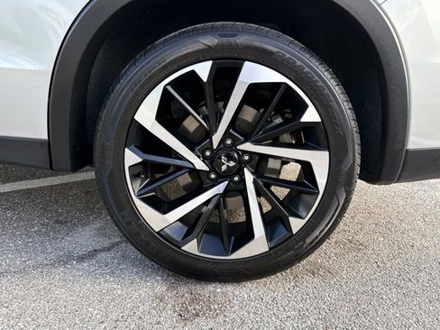 Used 2024 Mitsubishi Outlander SE image 10