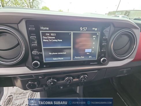Used 2020 Toyota Tacoma SR5 AWD/4WD image 21
