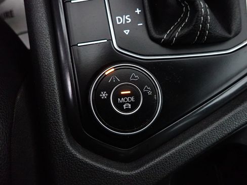 Used 2021 Volkswagen Tiguan SE R-Line AWD/4WD image 7