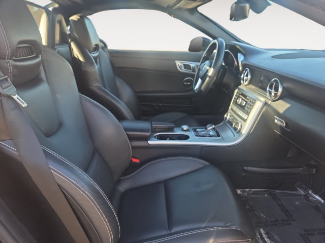 Used 2016 Mercedes-Benz SLK 300 image 13