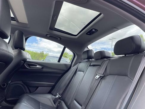 Used 2017 Alfa Romeo Giulia AWD image 18