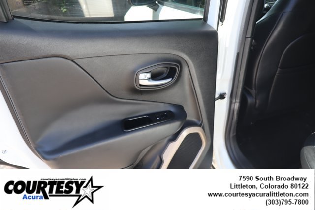 Used 2015 Jeep Renegade Limited AWD/4WD image 27