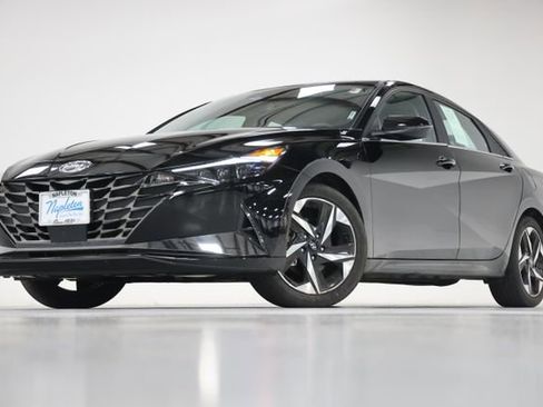 Used 2022 Hyundai Elantra Limited FWD image 6