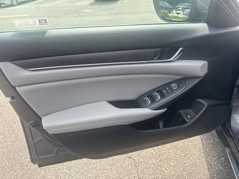 Used 2020 Honda Accord EX image 21