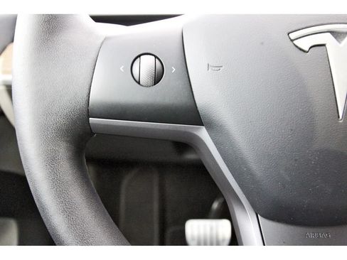Used 2022 Tesla Model Y Performance AWD/4WD image 18