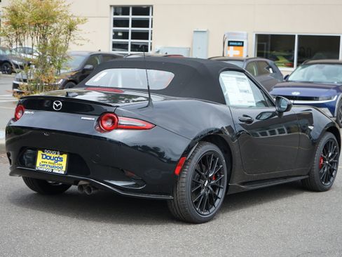 New 2026 MAZDA MX-5 Miata Club w/ Brembo/BBS Recaro Package RWD image 3
