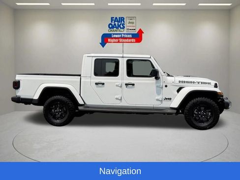 Certified 2025 Jeep Gladiator Mojave AWD/4WD image 6