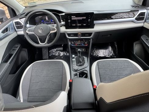 New 2026 Volkswagen Taos SE AWD/4WD image 15
