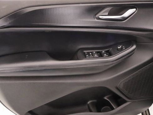 Used 2024 Jeep Grand Cherokee L Laredo image 16