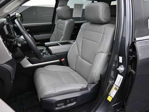 Used 2023 Toyota Tundra Limited image 17