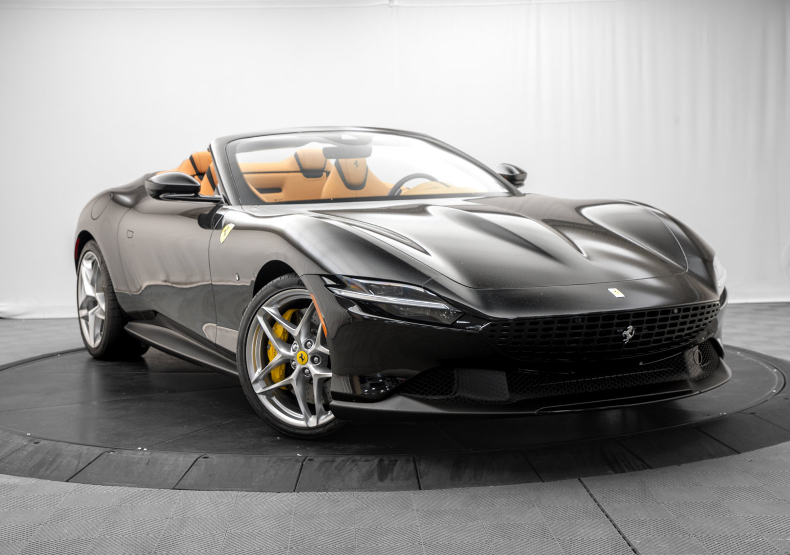 Used 2024 Ferrari Roma Spider RWD image 1