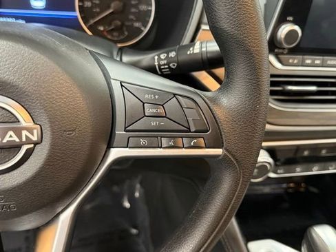 Used 2023 Nissan Altima 2.5 SV image 16