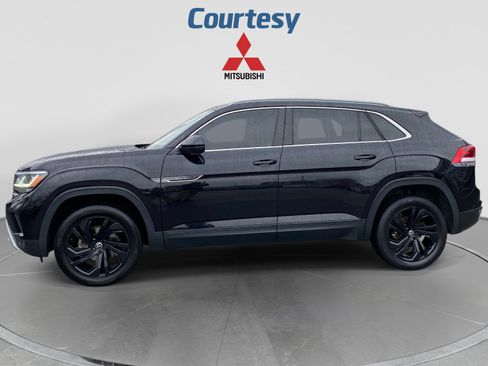 Used 2020 Volkswagen Atlas Cross Sport SEL AWD/4WD image 2