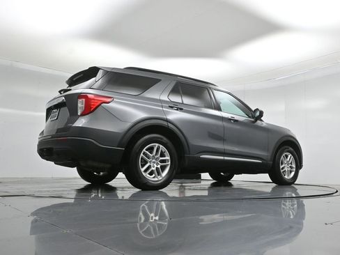 Certified 2022 Ford Explorer XLT w/ Class IV Trailer Tow Package image 50