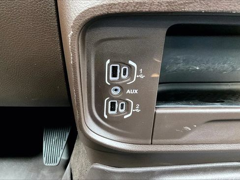 Used 2025 RAM 2500 Laramie w/ Towing Technology Group AWD/4WD image 17