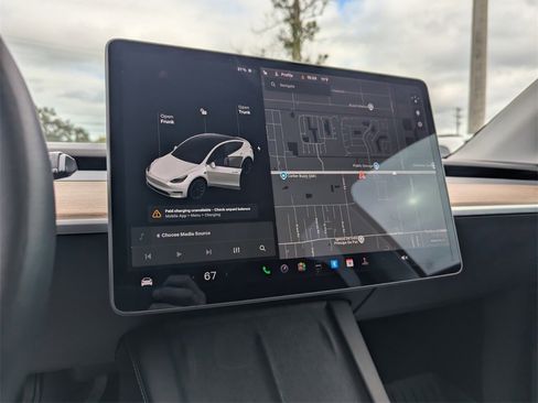 Used 2021 Tesla Model Y Long Range image 26