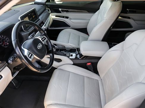 Used 2020 Kia Telluride SX w/ SX Prestige Package image 9