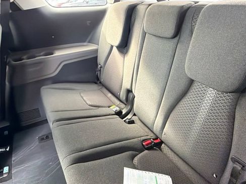 New 2026 Kia Carnival LX FWD image 10