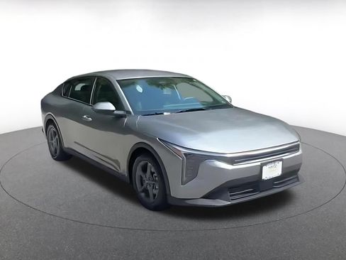 Used 2026 Kia K4 FWD image 2