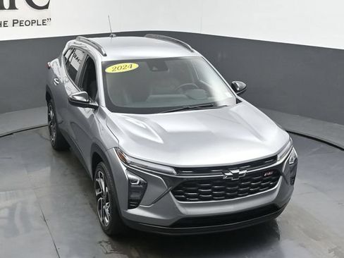 Used 2024 Chevrolet Trax RS w/ Driver Confidence Package FWD image 48