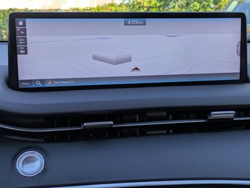 Used 2025 Genesis GV70 2.5T image 33