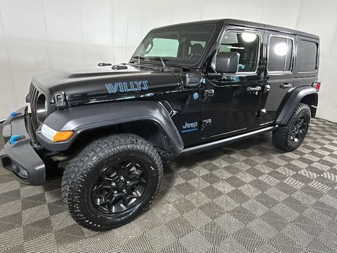 Used 2023 Jeep Wrangler Unlimited w/ Cold Weather Group AWD/4WD image 8