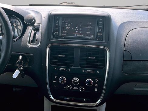 Used 2019 Dodge Grand Caravan SE FWD image 7