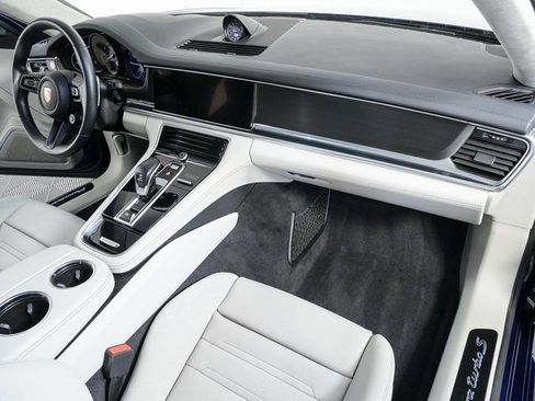 Certified 2022 Porsche Panamera Turbo S image 24
