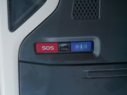 Certified 2025 Subaru Outback Premium image 33