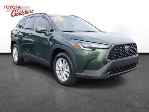 Used 2024 Toyota Corolla Cross LE image 3