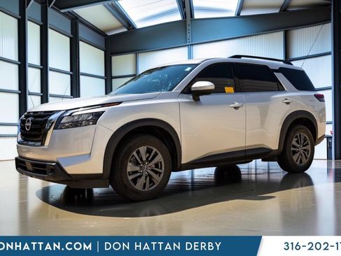 Used 2023 Nissan Pathfinder SV AWD/4WD image 2