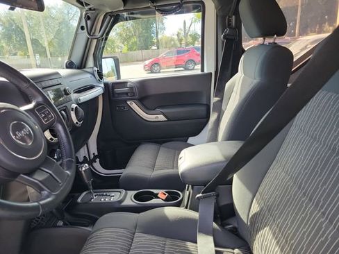 Used 2012 Jeep Wrangler Rubicon w/ PWR Convenience Group image 10