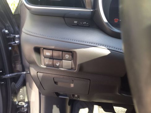 Used 2023 Toyota Highlander Limited FWD image 26