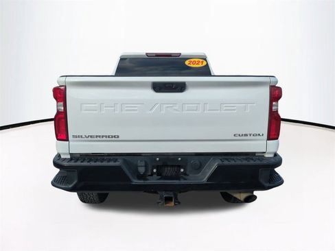 Used 2021 Chevrolet Silverado 2500 Custom w/ Custom Value Package image 6