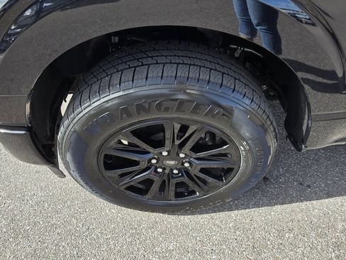 Used 2024 Ford F150 Platinum image 14