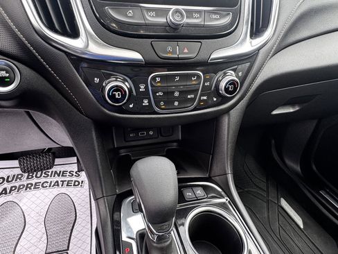 Used 2024 Chevrolet Equinox Premier AWD/4WD image 25