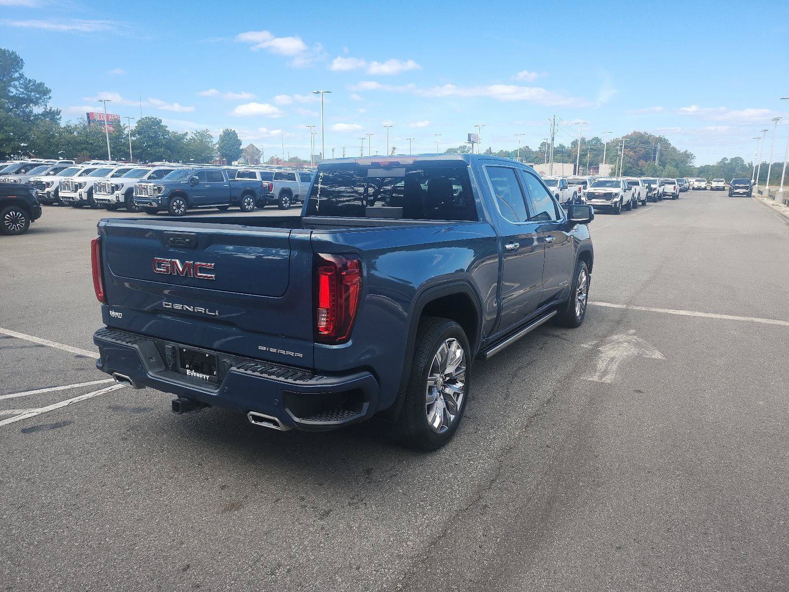 Used 2024 GMC Sierra 1500 Denali w/ Denali Reserve Package AWD/4WD image 4