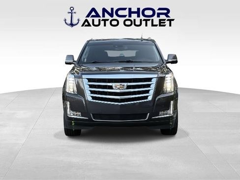 Used 2016 Cadillac Escalade ESV Luxury image 2