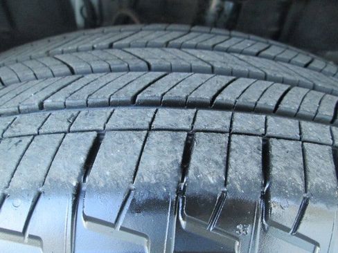 Used 2025 Toyota RAV4 LE image 9