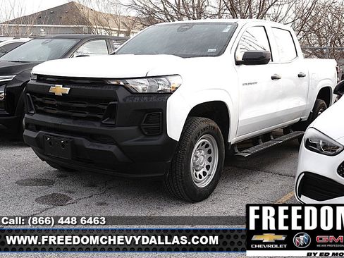 Used 2024 Chevrolet Colorado W/T w/ WT Convenience Package image 4