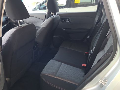 Used 2022 Nissan Rogue SV FWD image 13