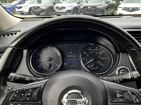 Used 2018 Nissan Rogue SL w/ Premium Package AWD/4WD image 26