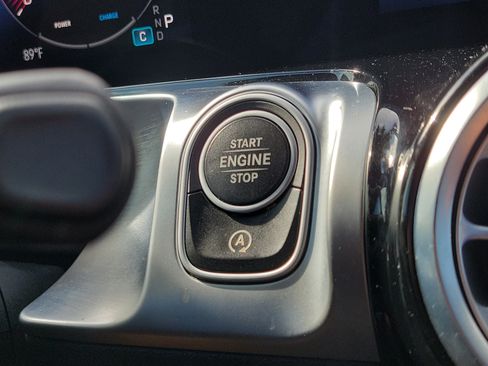 Used 2024 Mercedes-Benz GLB 250 image 30