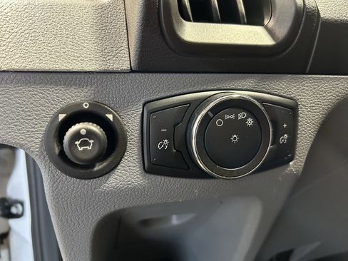 Used 2016 Ford Transit 150 XLT image 11