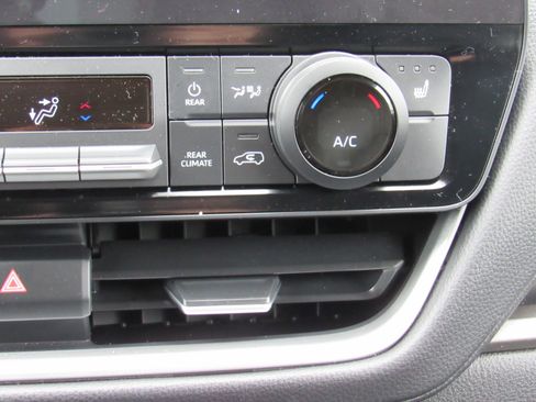 Used 2025 Toyota Grand Highlander AWD image 24