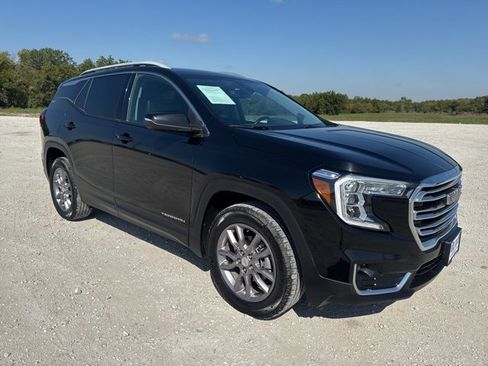 Used 2024 GMC Terrain SLT image 8